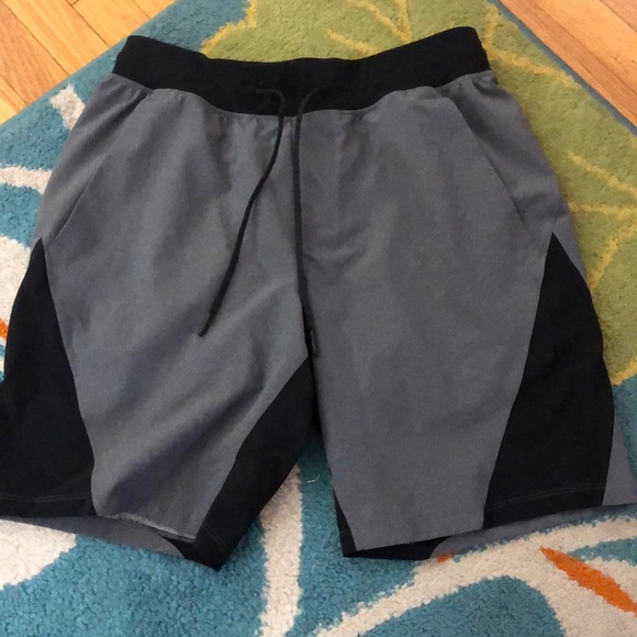 Lululemon Men’s Short Medium - Picture 2 of 6